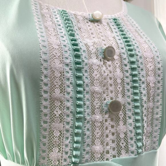 Vintage 70s Boho KOMAR Mint Green Nylon Lacy Bodice Maxi Dress Nightgown Size S - Picture 4 of 10